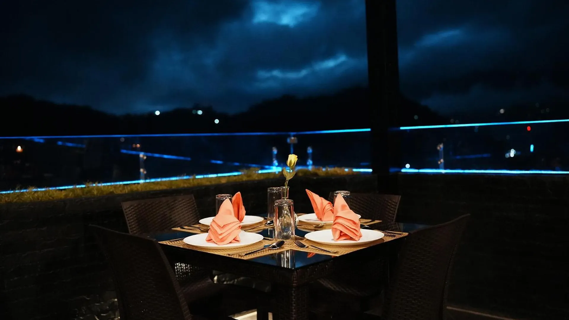 ホテル Viceroy Luxury Mountain Resort And Spa ムンナール