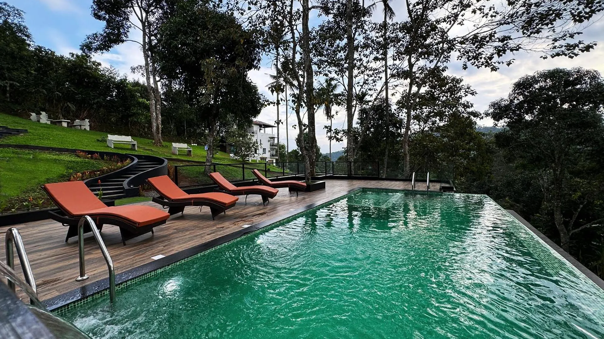 Viceroy Luxury Mountain Resort And Spa ムンナール 5*,  インド